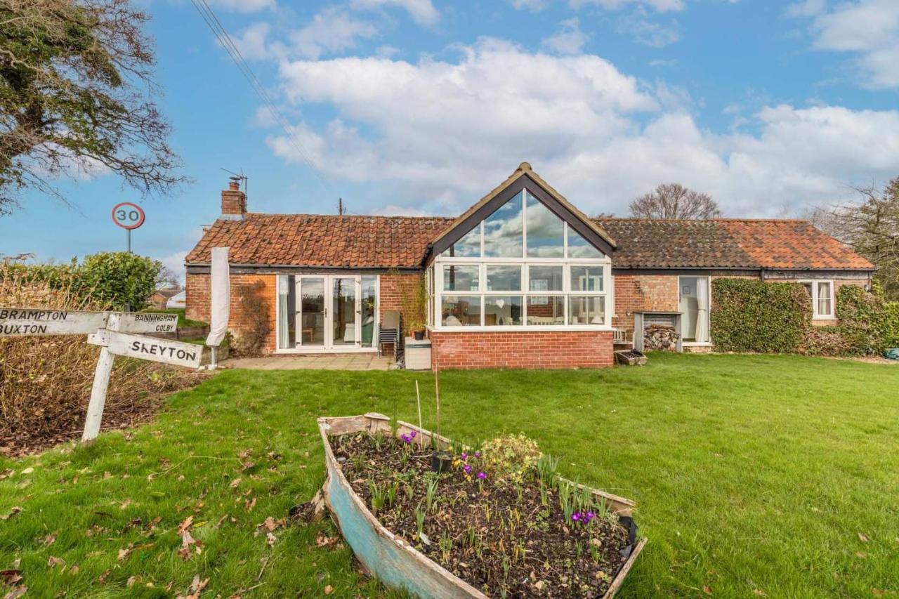 Host & Stay - Woodfalls Barn Burgh and Tuttington Exteriér fotografie