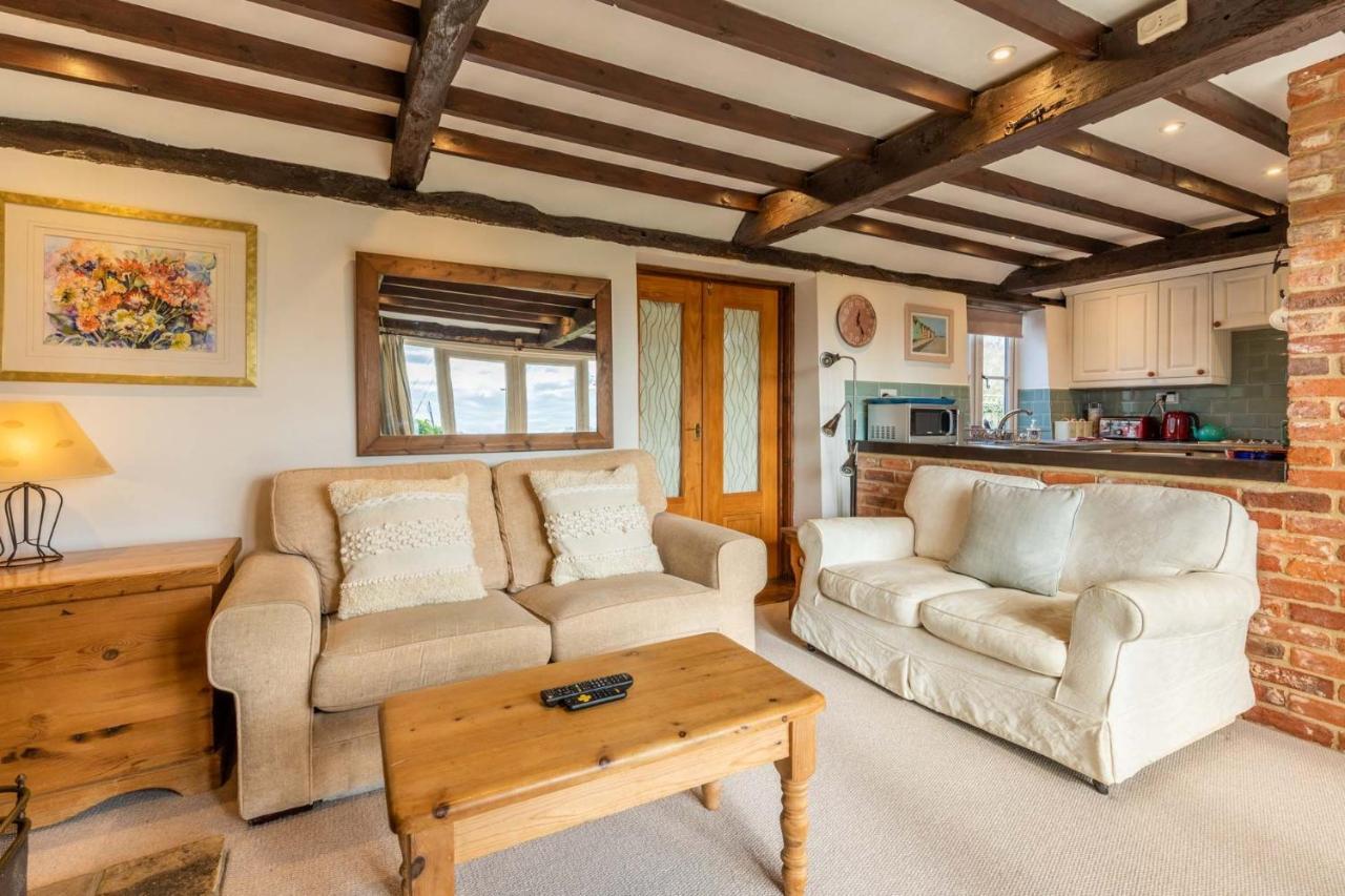 Host & Stay - Woodfalls Barn Burgh and Tuttington Exteriér fotografie
