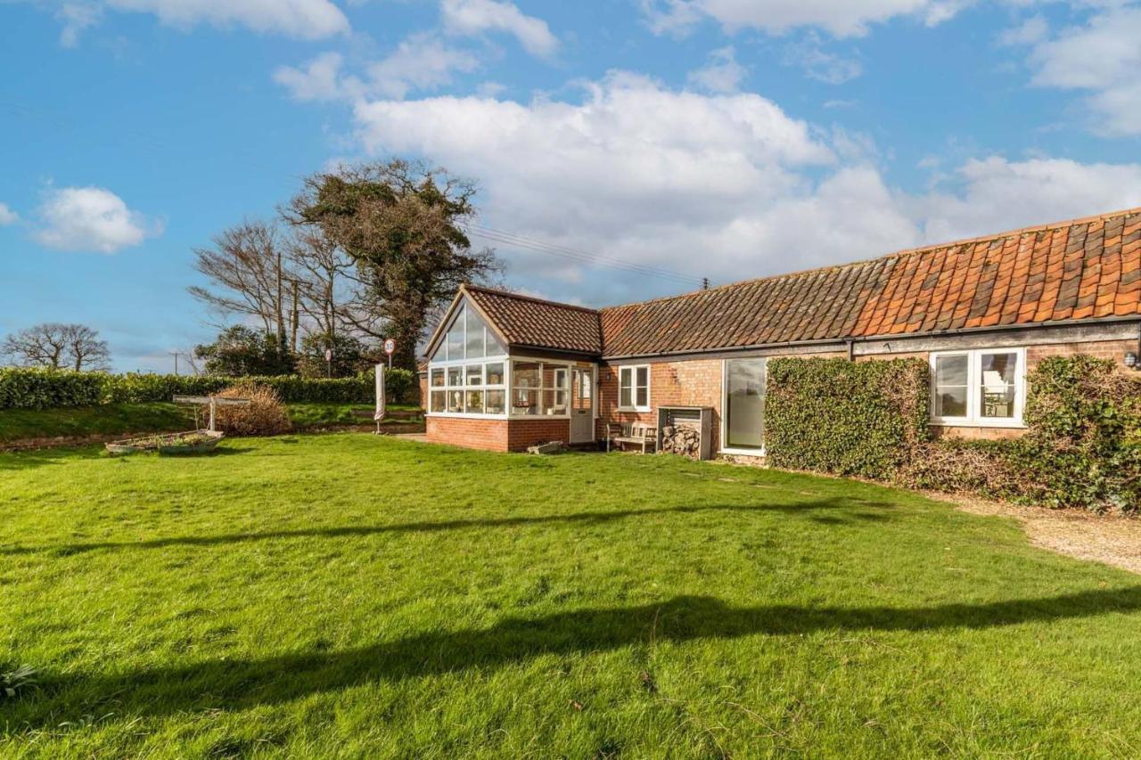 Host & Stay - Woodfalls Barn Burgh and Tuttington Exteriér fotografie