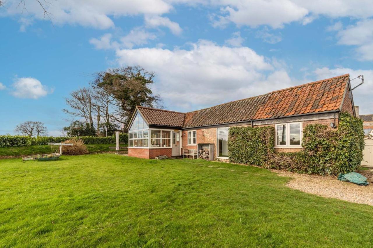 Host & Stay - Woodfalls Barn Burgh and Tuttington Exteriér fotografie