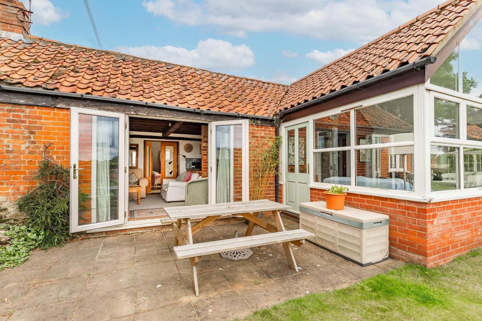 Host & Stay - Woodfalls Barn Burgh and Tuttington Exteriér fotografie